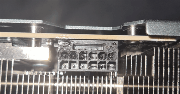RTX4090起火燃烧！NV坐不住 黄仁勋密谋显卡厂商找解决办法 - v2ra小站