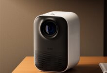 Redmi首款投影仪亮相：小身材看“大”场面 - v2ra小站