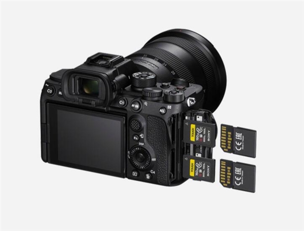 写入速度700MB/s!索尼新款640GB存储卡上架 8999元 - v2ra小站