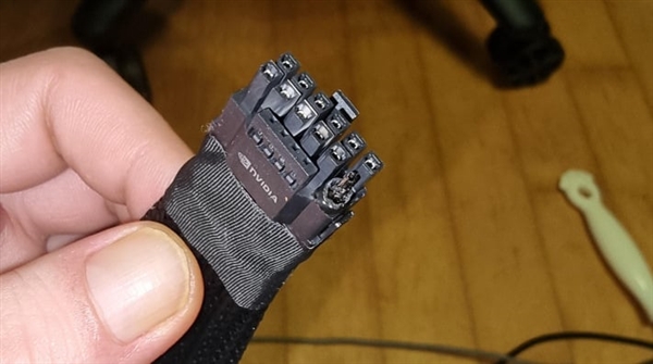 没完了!RTX 4090再烧两块:厂商发布紧急提示 - v2ra小站