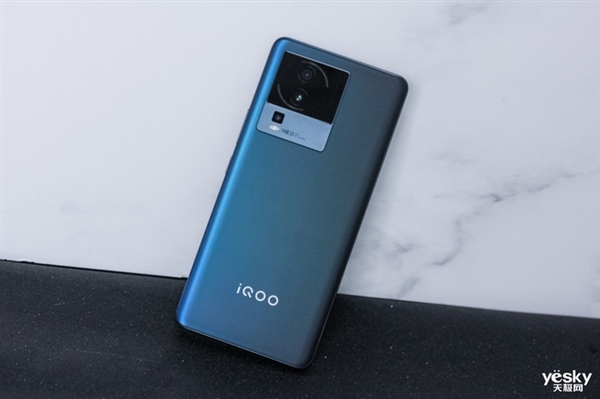 性能续航屏幕全都拉满了!iQOO Neo7上手:同价位不二之选 - v2ra小站