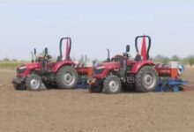 中国无人驾驶拖拉机装上北斗卫星：种小麦误差2厘米以内 - v2ra小站