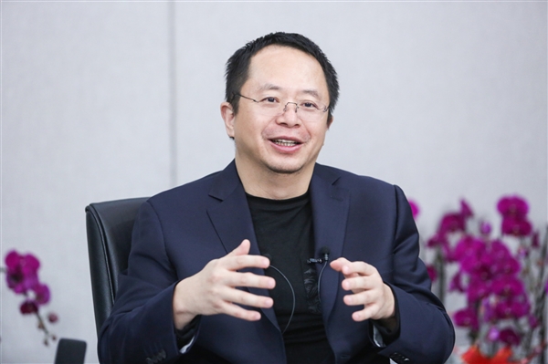 360周鸿祎:挣钱太多要捐给国家 留给孩子会害了他们 - v2ra小站