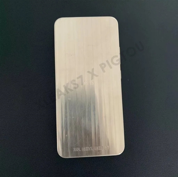 骁龙8 Gen2小屏旗舰来了!小米13真机机模曝光:确认直边造型 - v2ra小站