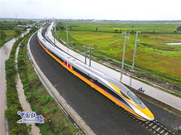 中国首个海外高铁项目 雅万高铁成功试验运行：最高时速385km - v2ra小站