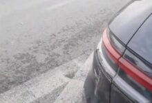 大爷开三轮车剐蹭路边豪车 豪横甩13000元后走了！大爷身份拆迁户 - v2ra小站