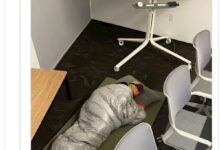 推特员工晒睡公司照片 马斯克：我曾在特斯拉工厂住三年 - v2ra小站