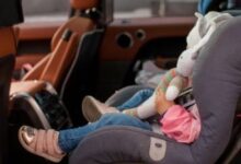 家长抱娃坐副驾 急刹致颅脑骨折！事故中“几百斤”的娃没人抱得住 - v2ra小站