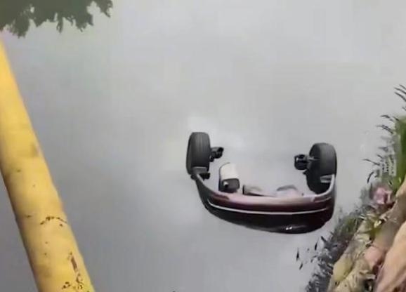 我赔得起!男子将占位车辆丢入河道 警方通报:律师释疑叉车司机要严惩 - v2ra小站