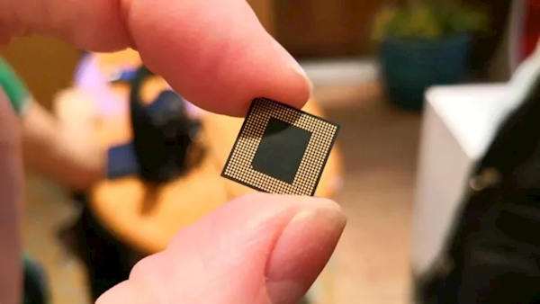 挑战Intel/AMD!高通砸100亿后 自研架构的PC处理器来了:12核设计 - v2ra小站