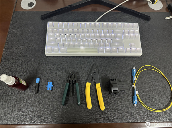 不忍速度慢:网友晒实操冷接光纤 宿舍网速翻10倍 - v2ra小站
