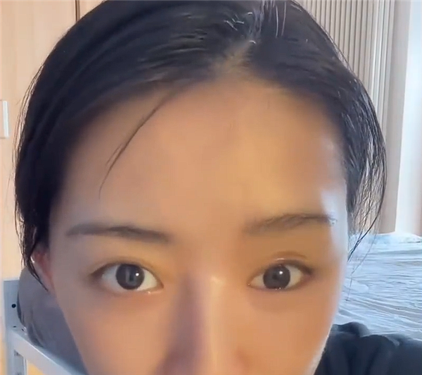 90后女孩车祸失去右眼 如今成义眼师:想要帮助更多的人 - v2ra小站