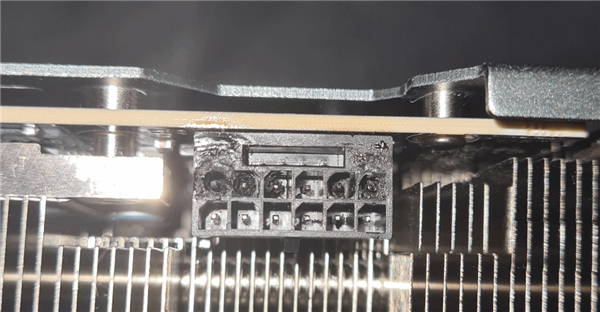 RTX 4090显卡着火了 已经至少15起!可能就因为一根线 - v2ra小站