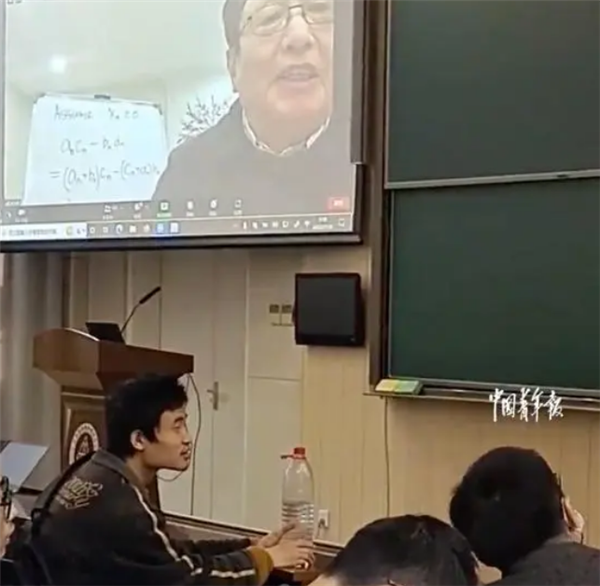 北大韦神聆听华人数学家张益唐讲座 网友:高手切磋“零点猜想” - v2ra小站