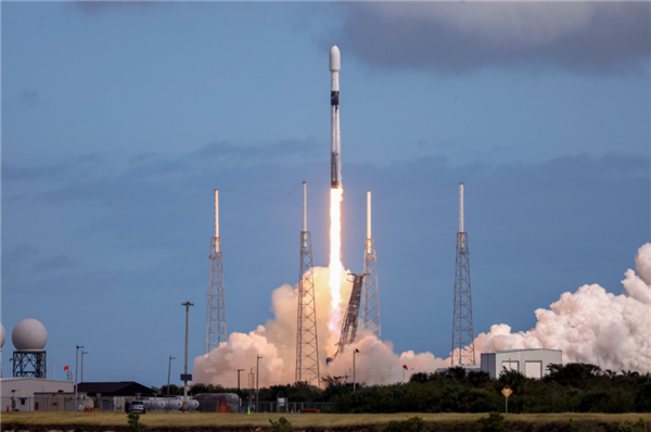 SpaceX第三枚14手火箭诞生：为了卫星 用尽最后一口气 - v2ra小站