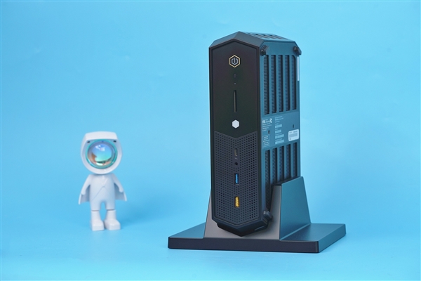 Intel独立显卡加持!英特尔NUC 12性能版图赏 - v2ra小站
