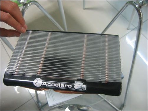 Intel Arc A380显卡装上15年前的0噪音散热器:完美! - v2ra小站