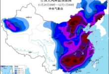 男子醒来发现宿舍被几米高的雪掩埋 挖机出场才出门 - v2ra小站