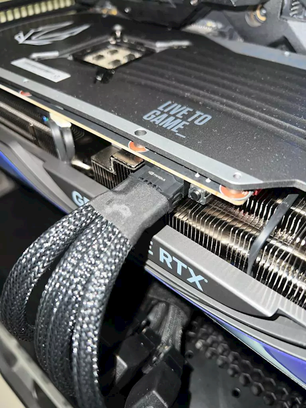16Pin电源线频繁烧毁:RTX 4090用户决定起诉NVIDIA - v2ra小站