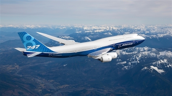 54年空中传奇谢幕!地球上最后一架全新波音747首飞成功 - v2ra小站