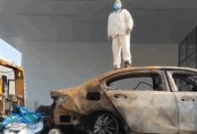 新车自燃烧成空壳 女车主车顶维权!宝马中国回应:自燃不普遍 - v2ra小站