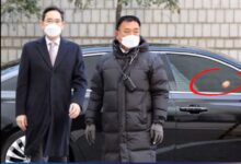 大写的尴尬!三星掌门人李在镕在外被扔鸡蛋 一脸惊恐险被砸中 - v2ra小站