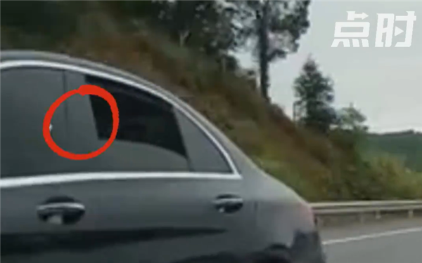 警惕!男子高速变道遭后车扔石子碰瓷:记录仪拍下完整过程 - v2ra小站