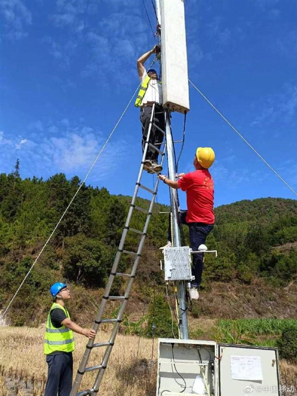 为了偏远山区20户人家上网 中国移动15天突击铺设43根通信杆 - v2ra小站
