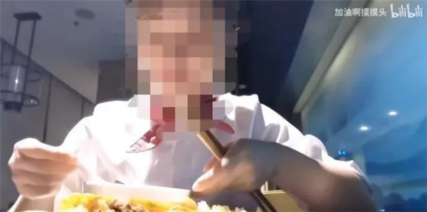 女记者被裁员去海底捞打工：赚钱更多了 不敢告诉家人 - v2ra小站