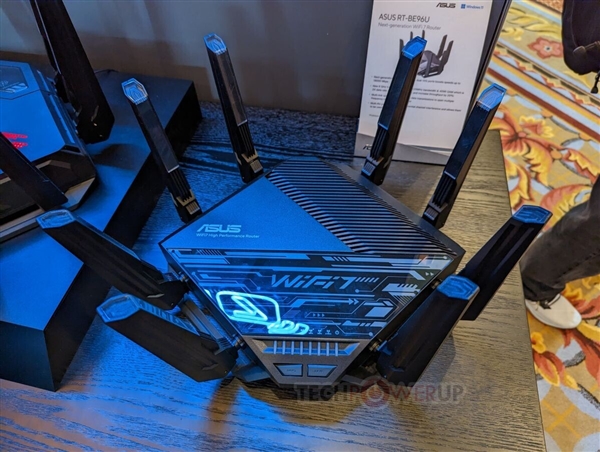 华硕全球首秀四频段Wi-Fi 7路由器:峰值下载2.5万兆 - v2ra小站