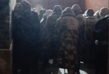 泰山温度-22℃ 游客大雪中抱团 网友感叹：还以为翻拍《长津湖》 - v2ra小站