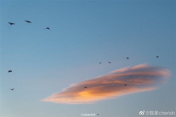 北京天空现绝美多层飞碟云刷屏朋友圈：很美很壮观 - v2ra小站