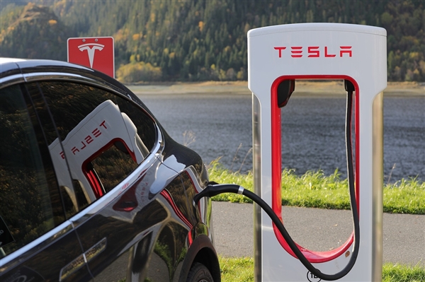 4680大圆柱电池大突破 生产成本降54%？特斯拉中国回应：没消息 - v2ra小站