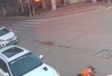 女子骑电动车载两人闯红灯被撞 被判全责 网友：这才是公正 - v2ra小站