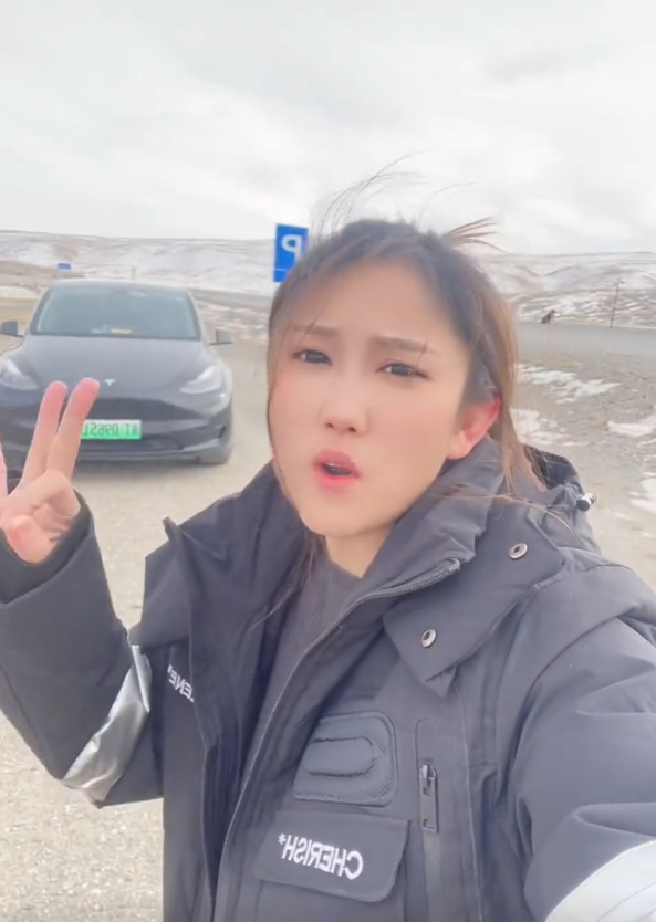 95后女子一人一车自驾特斯拉去西藏：没电还掉坑 无奈折返 - v2ra小站