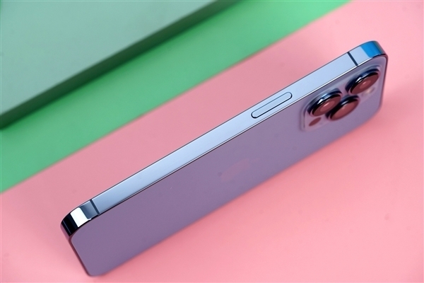砍掉实体键！iPhone 15 Pro固态按键专利曝光：支持不同力度感应 - v2ra小站