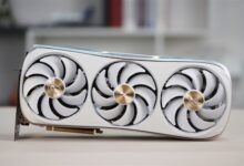 纯白独树一帜!索泰RTX 4080 AMP EXTREME AIRO月白显卡评测:堆料媲美RTX 4090 - v2ra小站